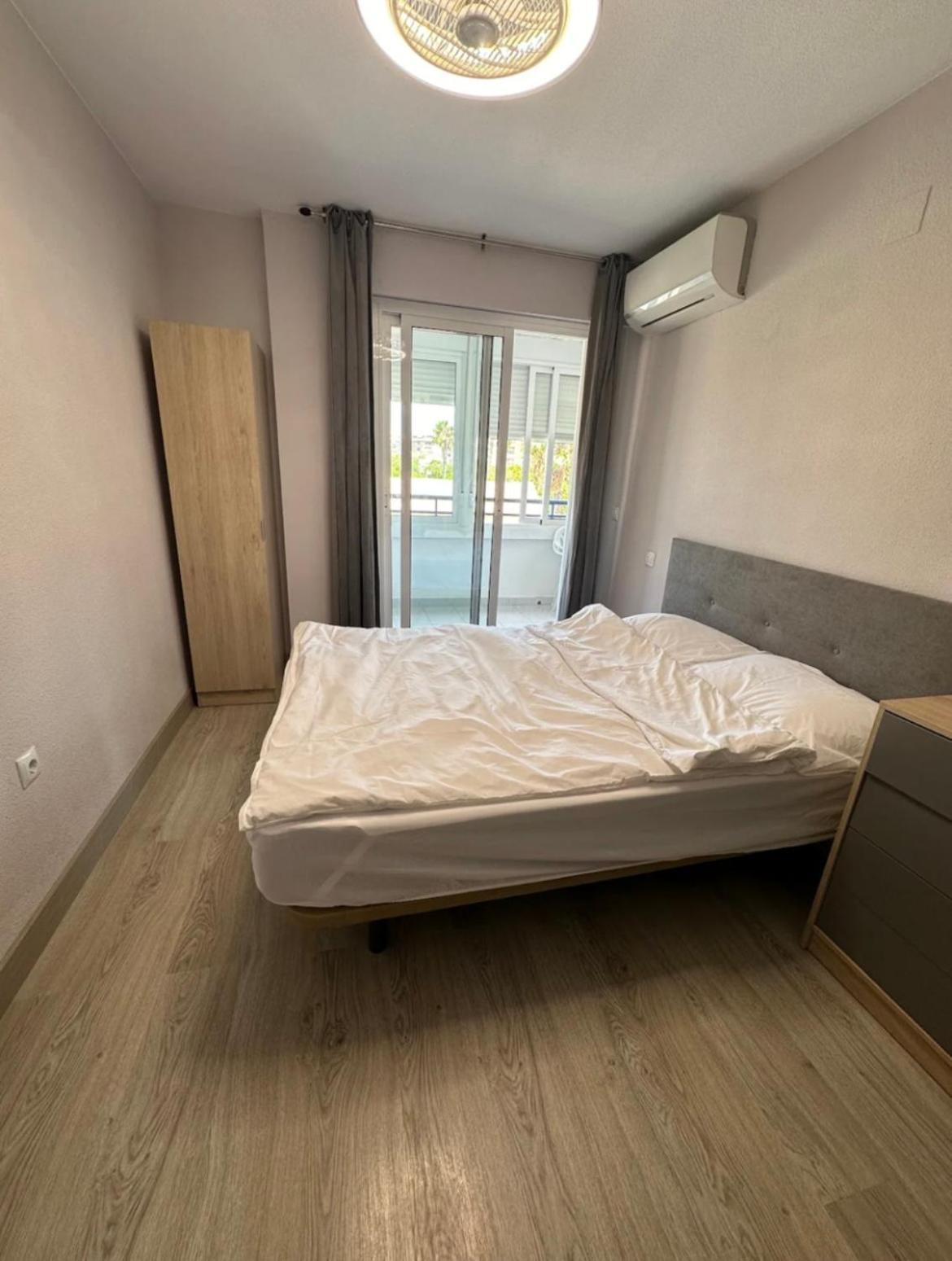 Marina Apartment Torrevieja Bagian luar foto